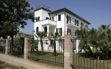 Mussolininin villası satışa çıxarıldı