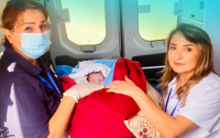 Təcili yardım briqadası doğuşu evdə icra etməli oldu - Foto
