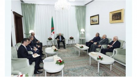 Əlcəzair Prezidenti Əbdülməcid Tebbune nazir Ceyhun Bayramovu qəbul edib