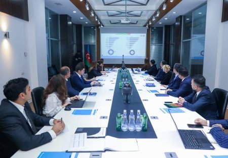 TƏBİB-də tabeli tibb müəssisələrinin fəaliyyəti ilə bağlı müşavirə keçirildi - Fotolar