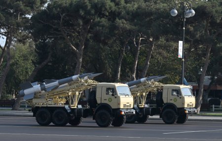 Paradda nümayiş etdirilən silah sistemləri, texnikalar və aviasiya vasitələri - Fotolar