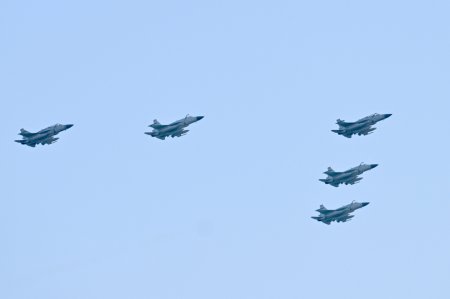 Paradda nümayiş etdirilən silah sistemləri, texnikalar və aviasiya vasitələri - Fotolar