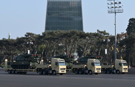 Paradda nümayiş etdirilən silah sistemləri, texnikalar və aviasiya vasitələri - Fotolar
