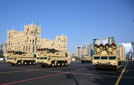 Paradda nümayiş etdirilən silah sistemləri, texnikalar və aviasiya vasitələri - Fotolar
