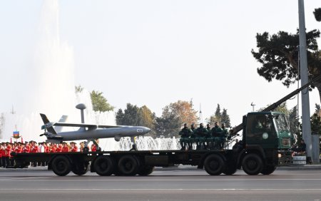 Paradda nümayiş etdirilən silah sistemləri, texnikalar və aviasiya vasitələri - Fotolar