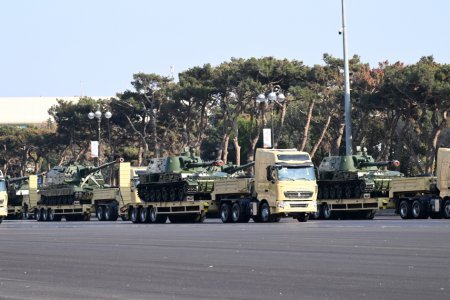 Paradda nümayiş etdirilən silah sistemləri, texnikalar və aviasiya vasitələri - Fotolar
