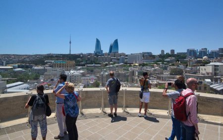 Azərbaycan regionun turizm maqnitinə çevrilir - Statistika