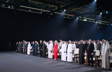 Prezident Əbu-Dabidədir - Fotolar