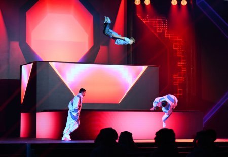 Prezident Əbu-Dabidədir - Fotolar