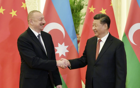 Si Cinpin Prezidenti təbrik etdi