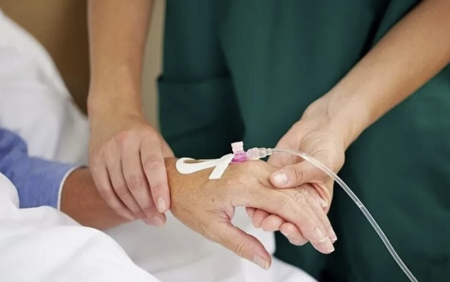 “Tibb bacılarının evdə iynə vurmalarına icazə yoxdur”