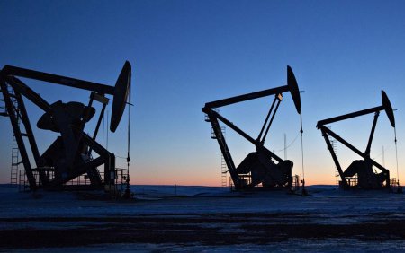 Atəşkəs ümidləri fonunda neft ucuzlaşdı