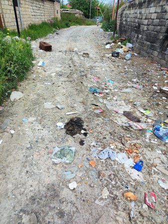 Lövhədə Hörmət, Reallıqda Laqeydlik:Şəhid Adına Yaraşmayan Mənzərə