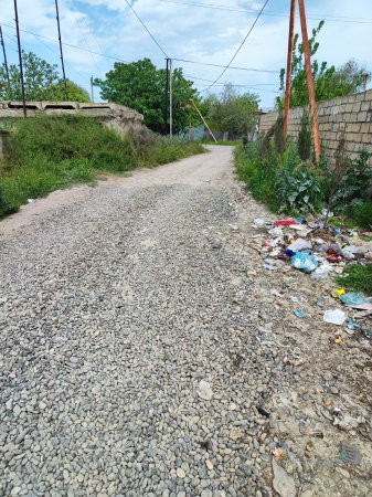 Lövhədə Hörmət, Reallıqda Laqeydlik:Şəhid Adına Yaraşmayan Mənzərə