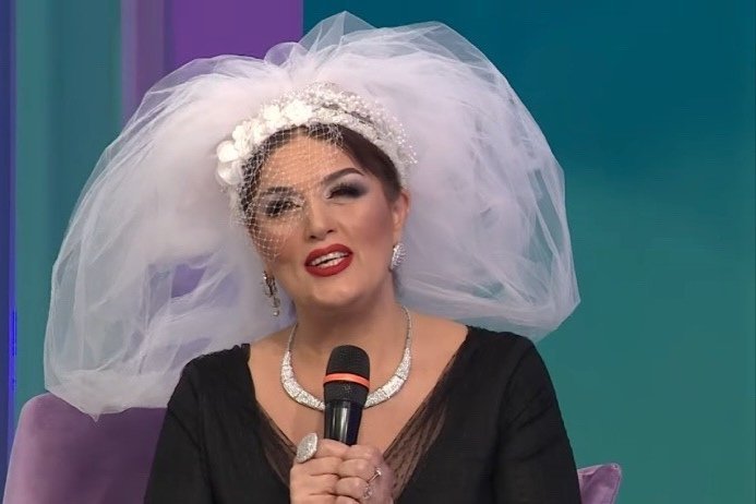 Elzanın gəlinlərə arzusu: “İki il qayınananızla qalın” Elzanın gəlinlərə arzusu: “İki il qayınananızla qalın”