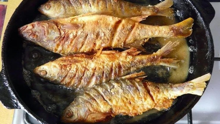 Salyanda kişi balıq bişirməyən arvadını döydü